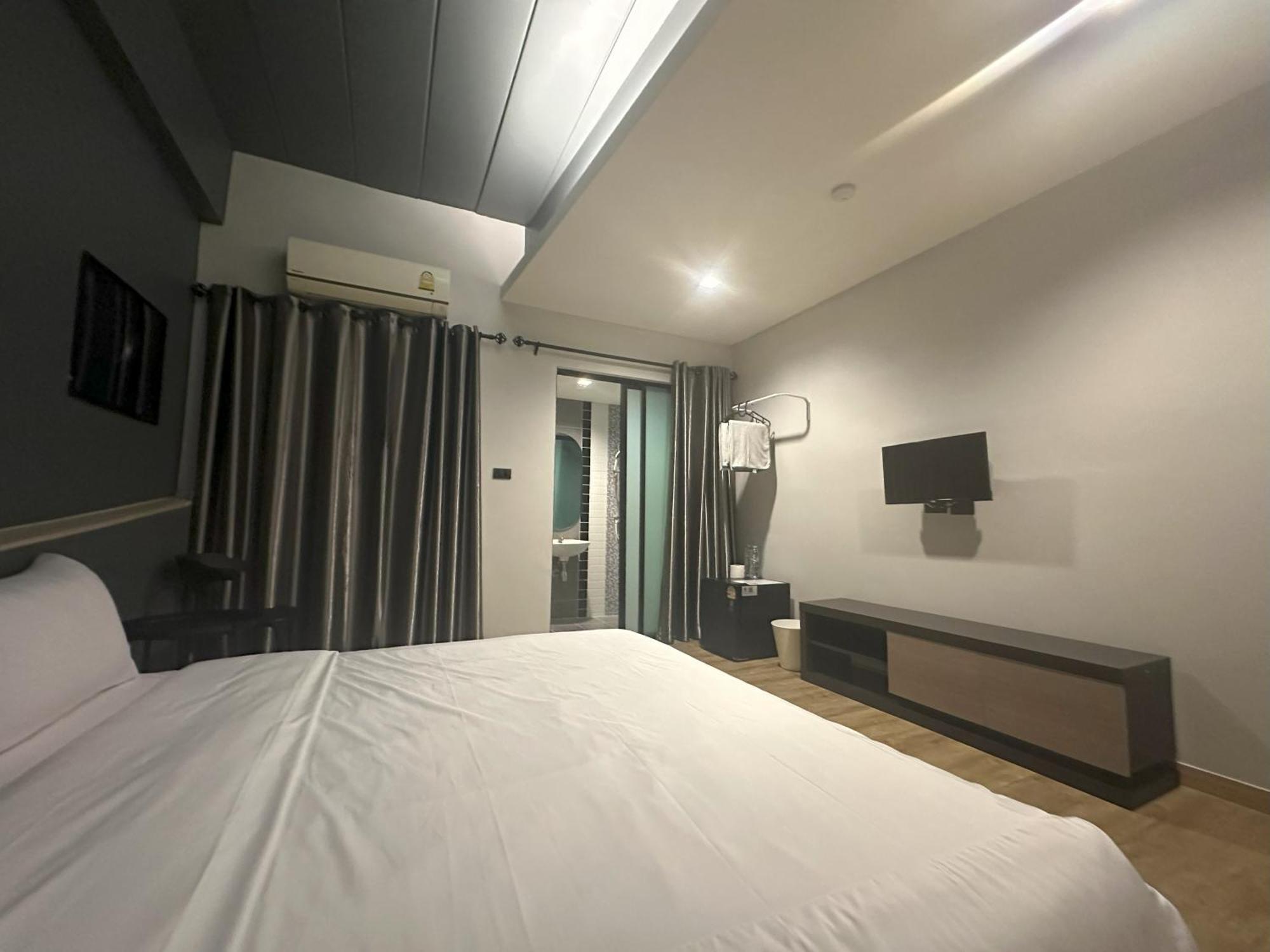 Bed-Room At Suvarnabhumi Airport - Newly Renovated Бангкок Екстер'єр фото